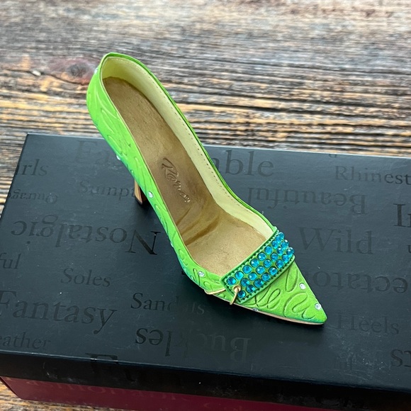 Rare Just the Right Shoe Stepping Out Spearmint Collectibme - Picture 2 of 4